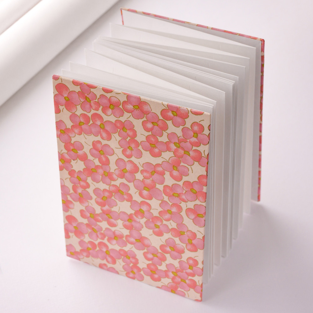Accordion notebook Goshuincho 12,5 × 18 cm - Kuretake - Pink, hardcover, 95 g/m²