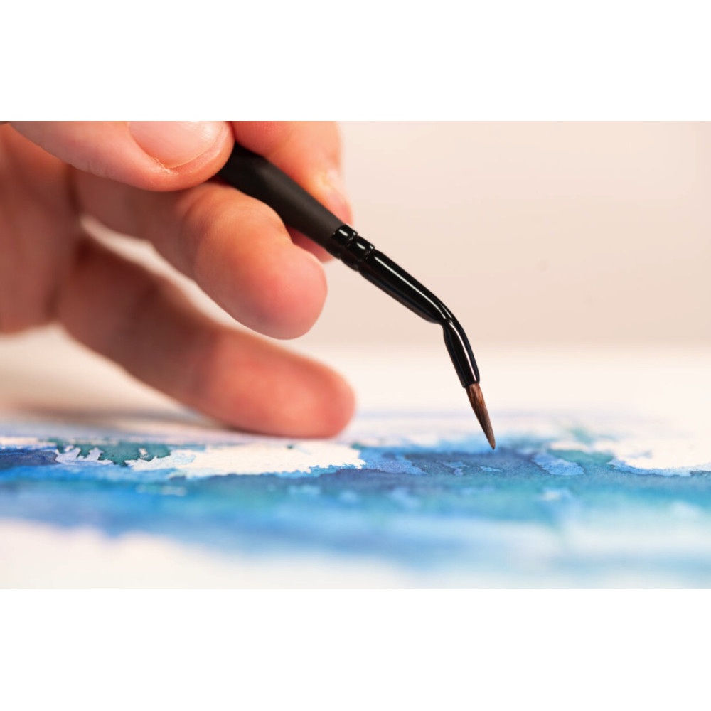 Curved round, synthetic bristles, Stradivarius brush, 8342 series - Raphael - no. 0