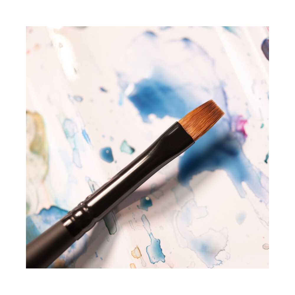 Fine round, synthetic bristles, Stradivarius brush, 8344 series - Raphael - no. 4