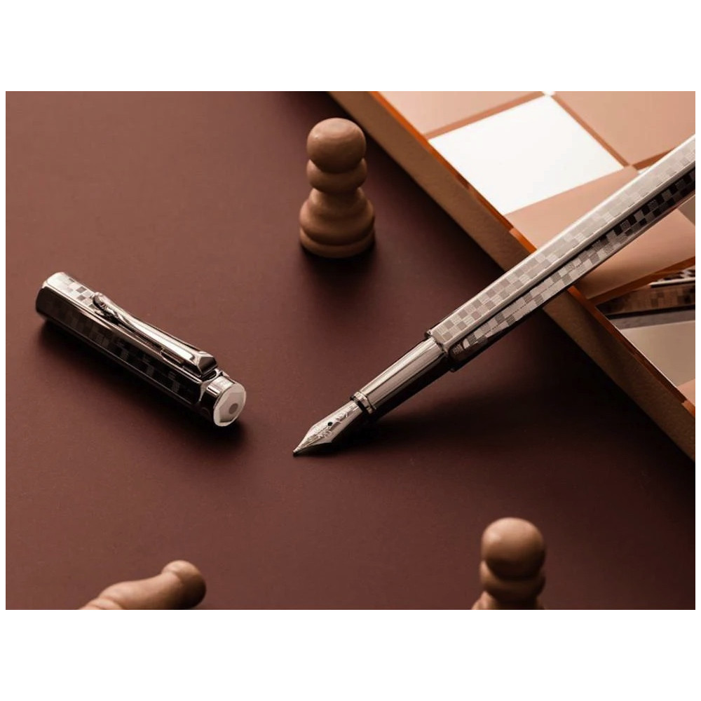 Pióro wieczne Ecridor Damier w etui - Caran d'Ache - Platinum M