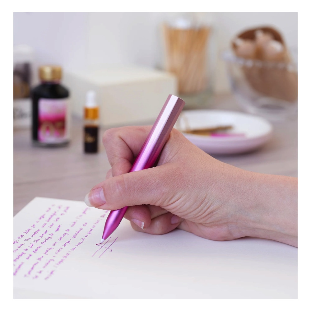 The Wren Special Edition refillable writing pen - Tom’s Studio - Sakura