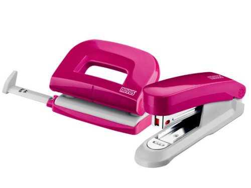 CRAFTER'S STAPLER W/1,500 STAPLES - We R